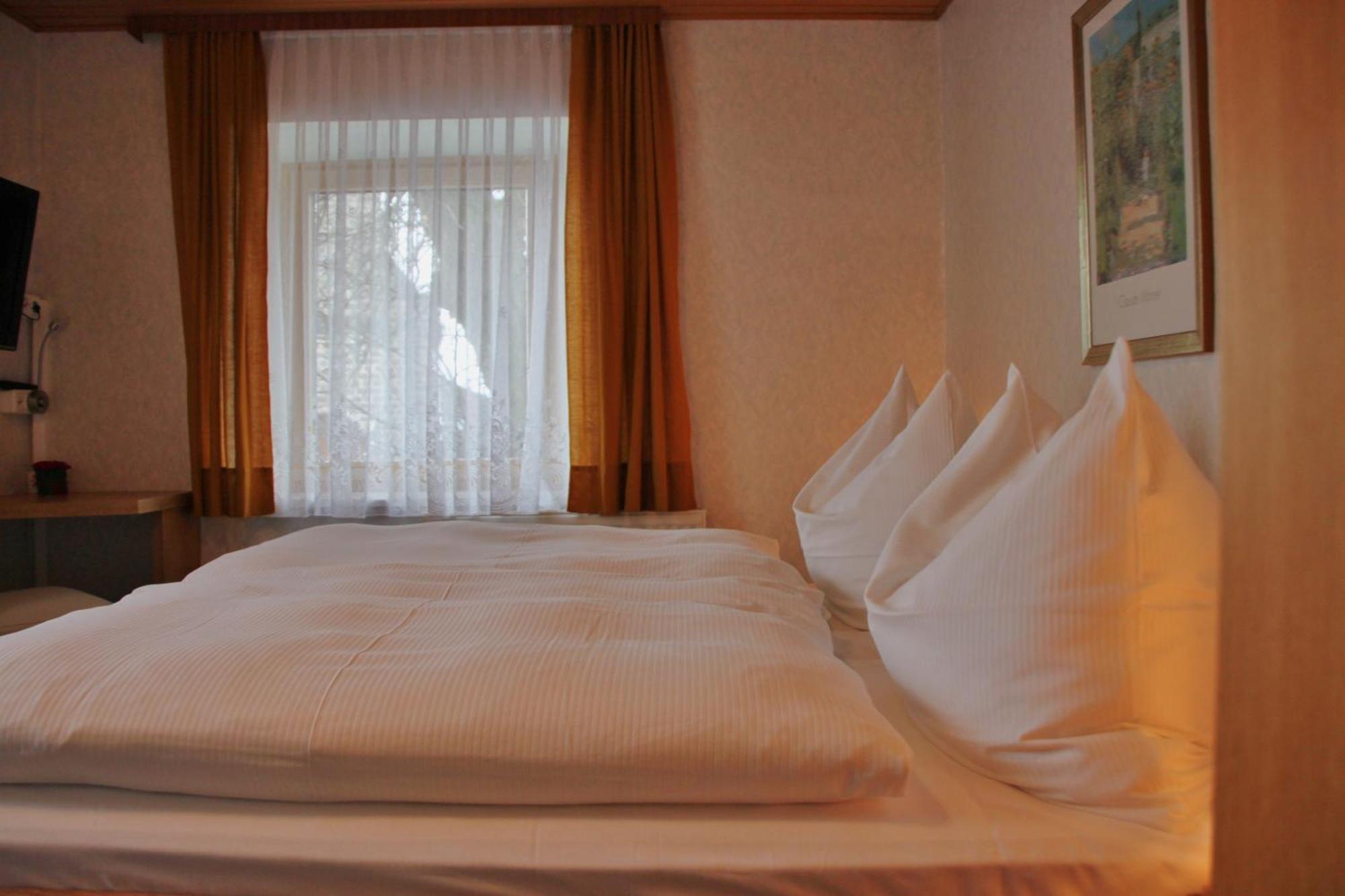 Gasthof-Pension Zum Haugstein - Familie Eder Engelhartszell Room photo